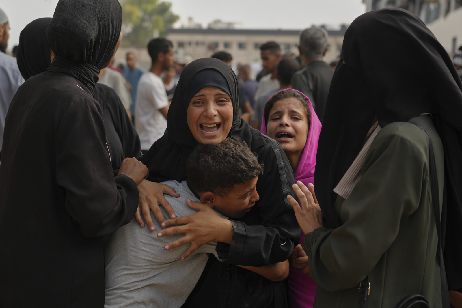 Palestinians Flee Gaza City Amid Intensified Israeli Attacks