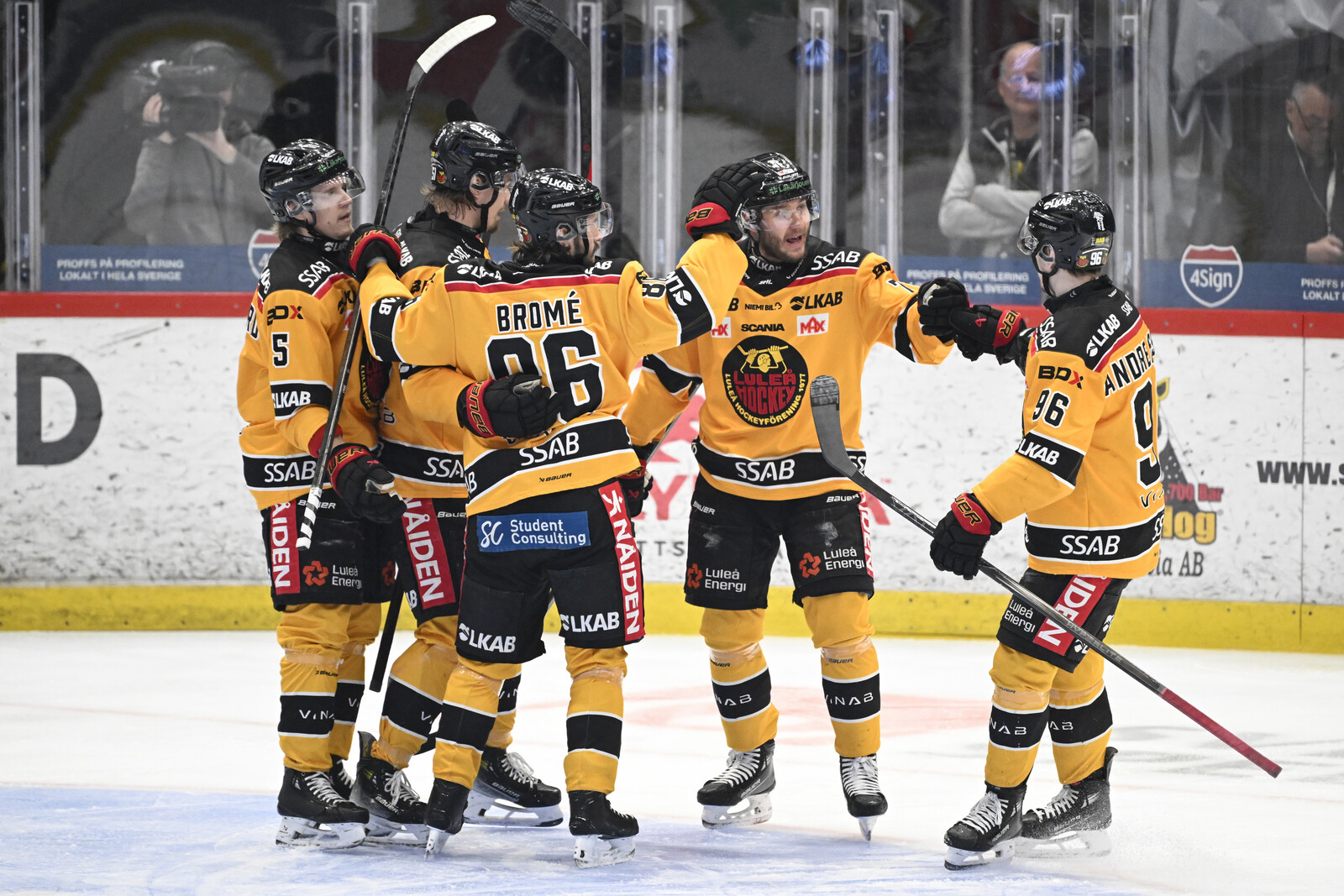 Luleå Dominates Brynäs 5-2 in