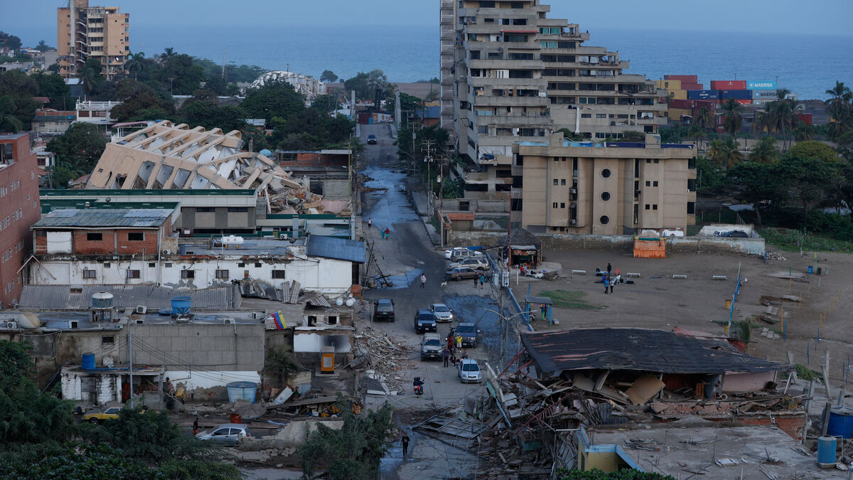 Thousands feared dead after two