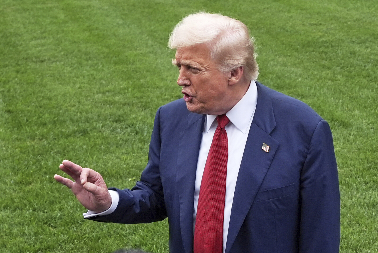 Trump Confirms US Nuclear Submarines Moved Closer to Russia