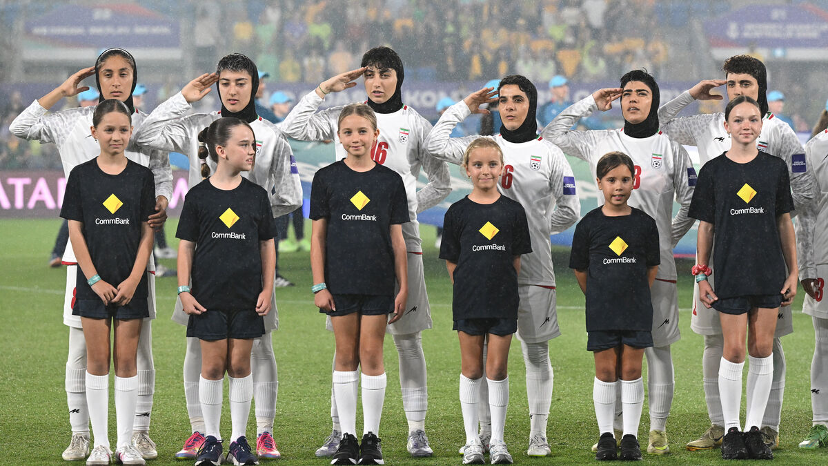 Defected Iranian footballers granted asylum