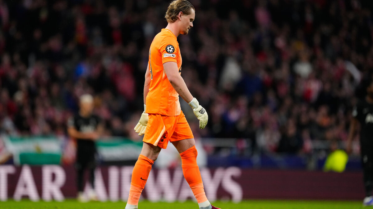 Tottenham's collapse - goalkeeper Antonin Kinsky had to take the hit