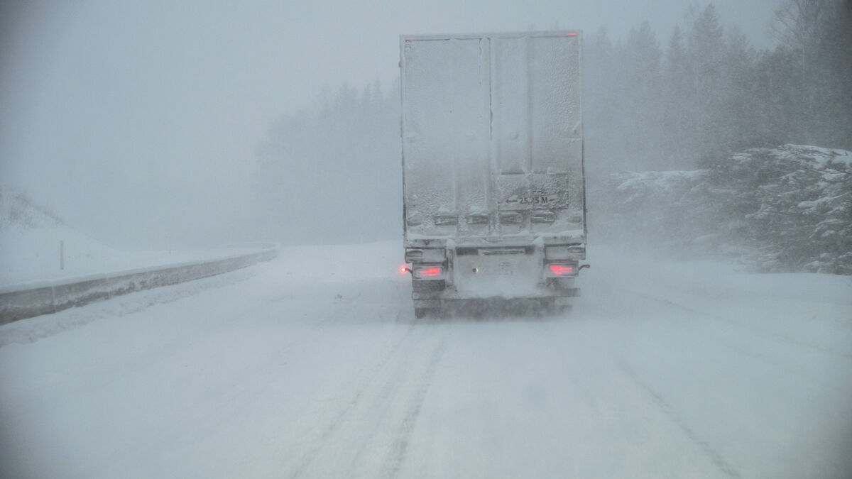 VMA and red warning for heavy snow in Västernorrland - great risks