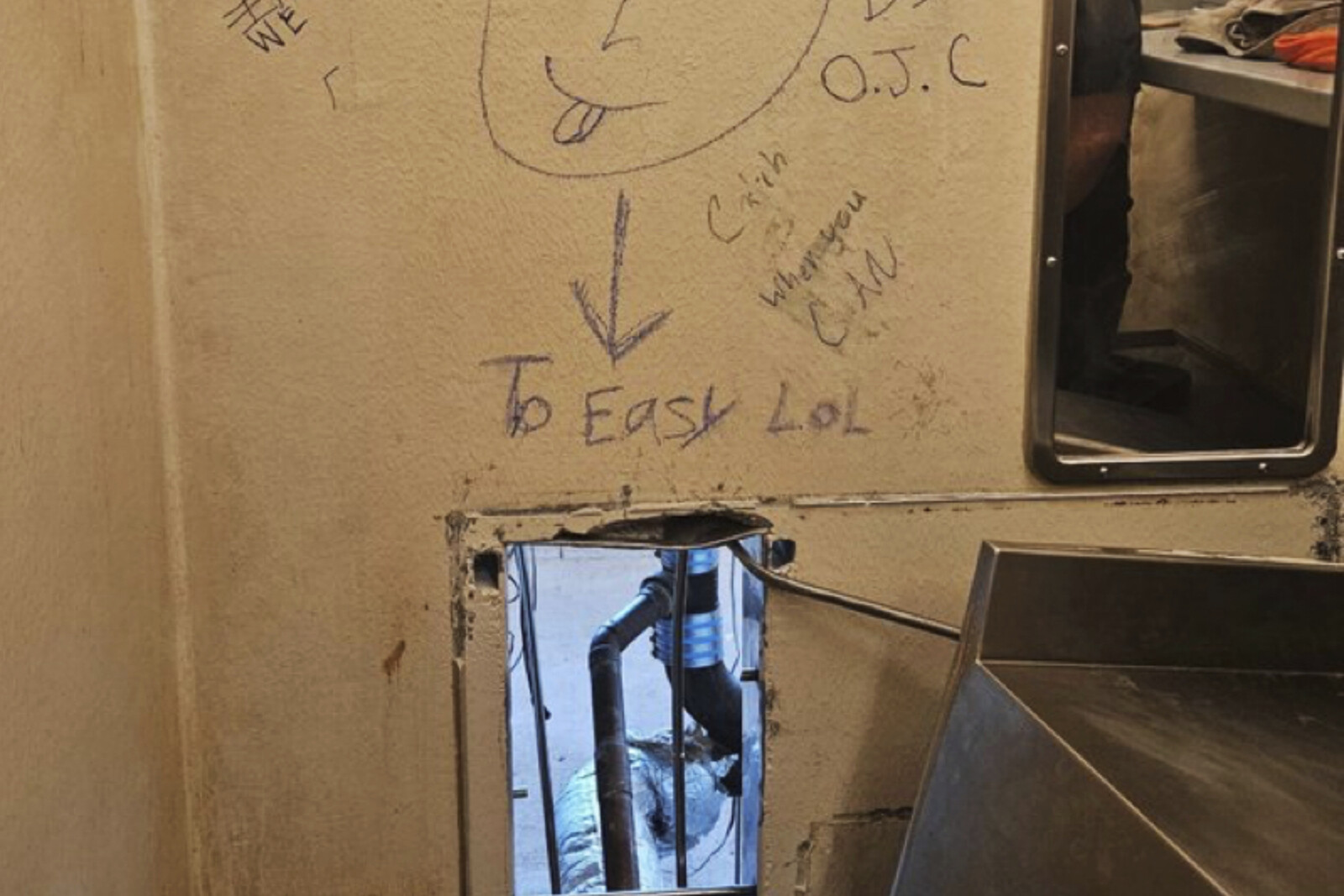 Prisoners Escape New Orleans Jail Through Hole Behind Toilet