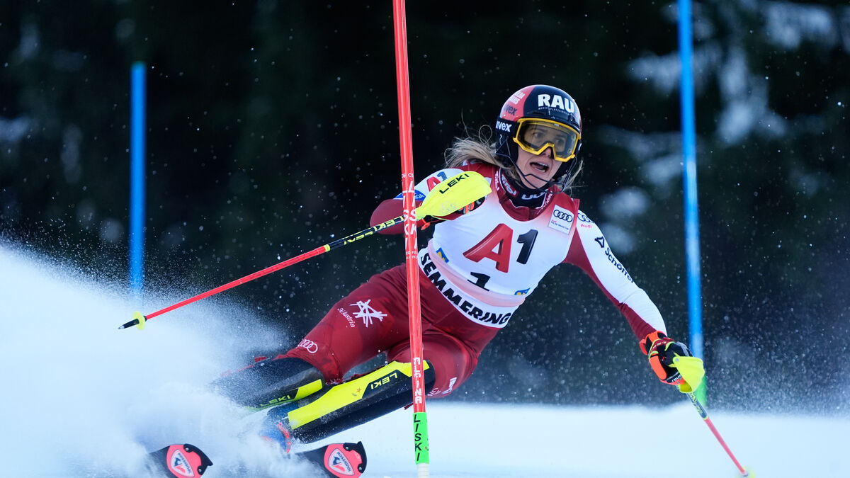 Alpine star Katharina Liensberger suffers