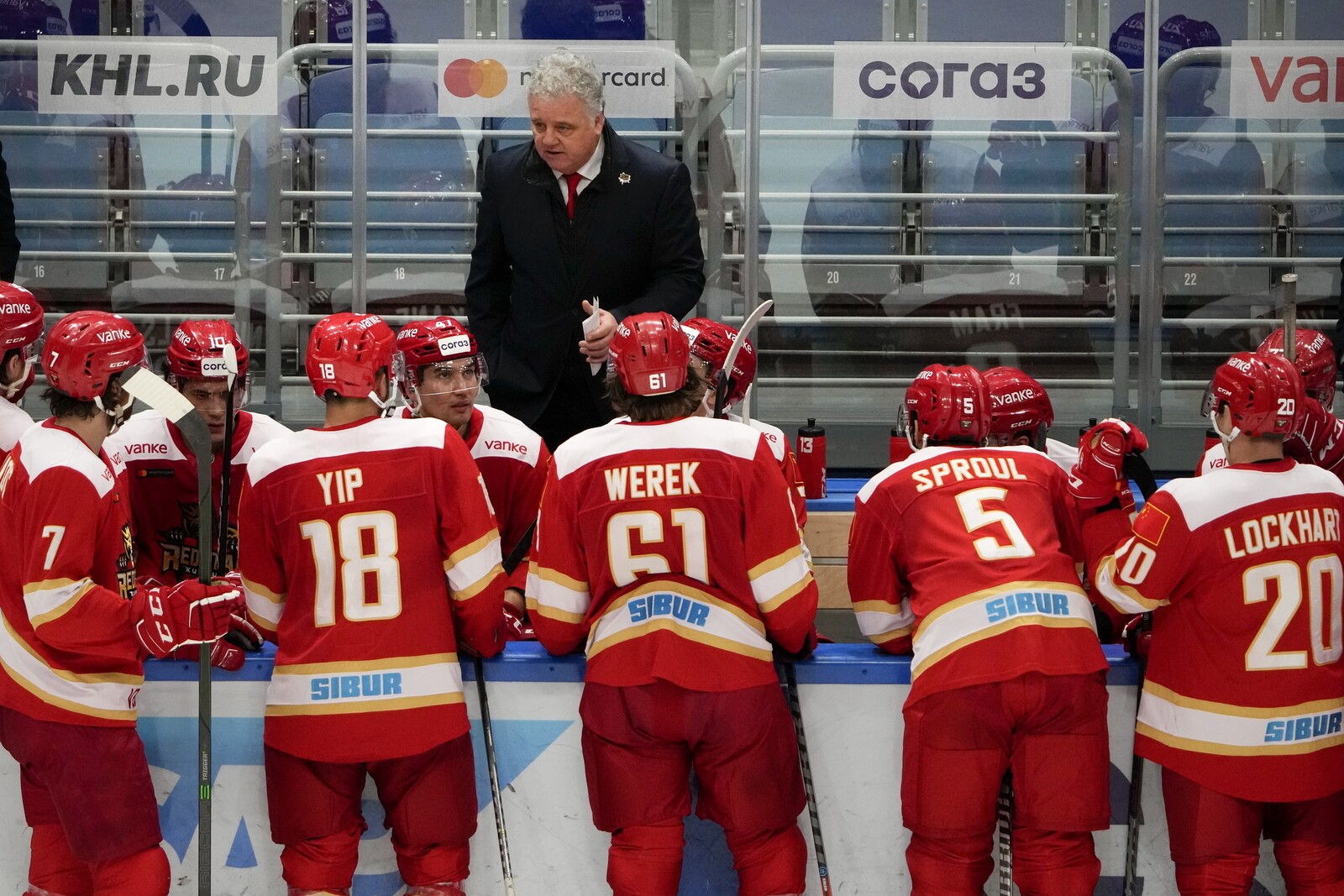 Finnish Hockey Star Teemu Pulkkinen Apologizes for KHL Decision