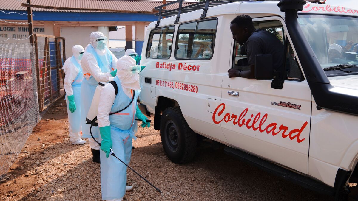 first-volunteer-receives-experimental-ebola-vaccine-in-uk-trial