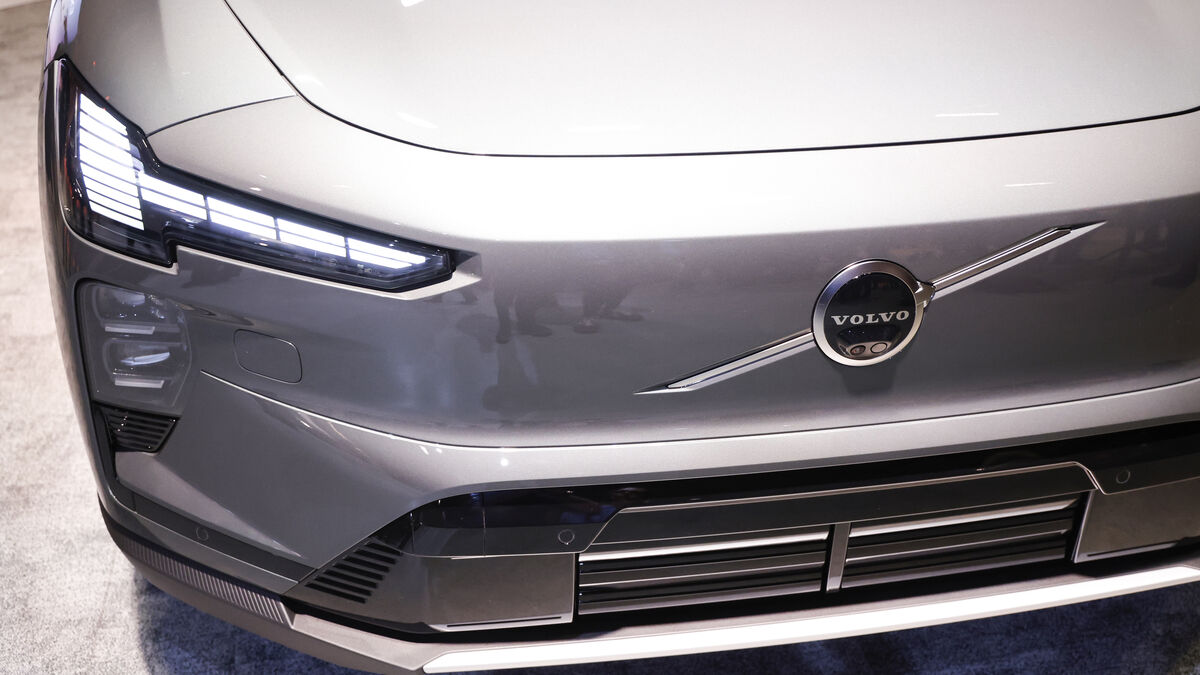 Volvo Cars sales fall 5.6% as electric models gain ground in Europe