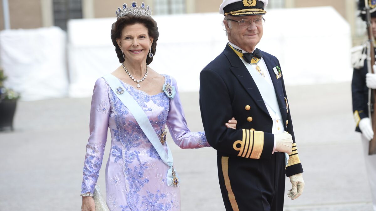 The King and Queen celebrate their golden wedding anniversary, buses are cancelled in Stockholm