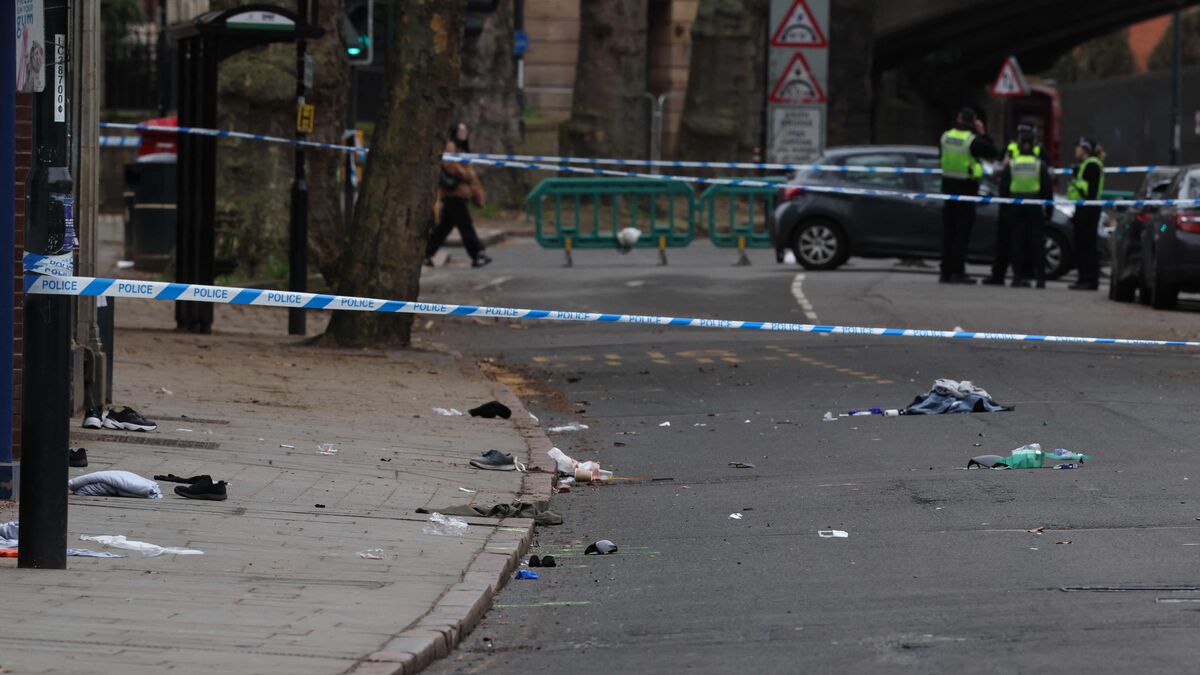 Seven injured after car hits