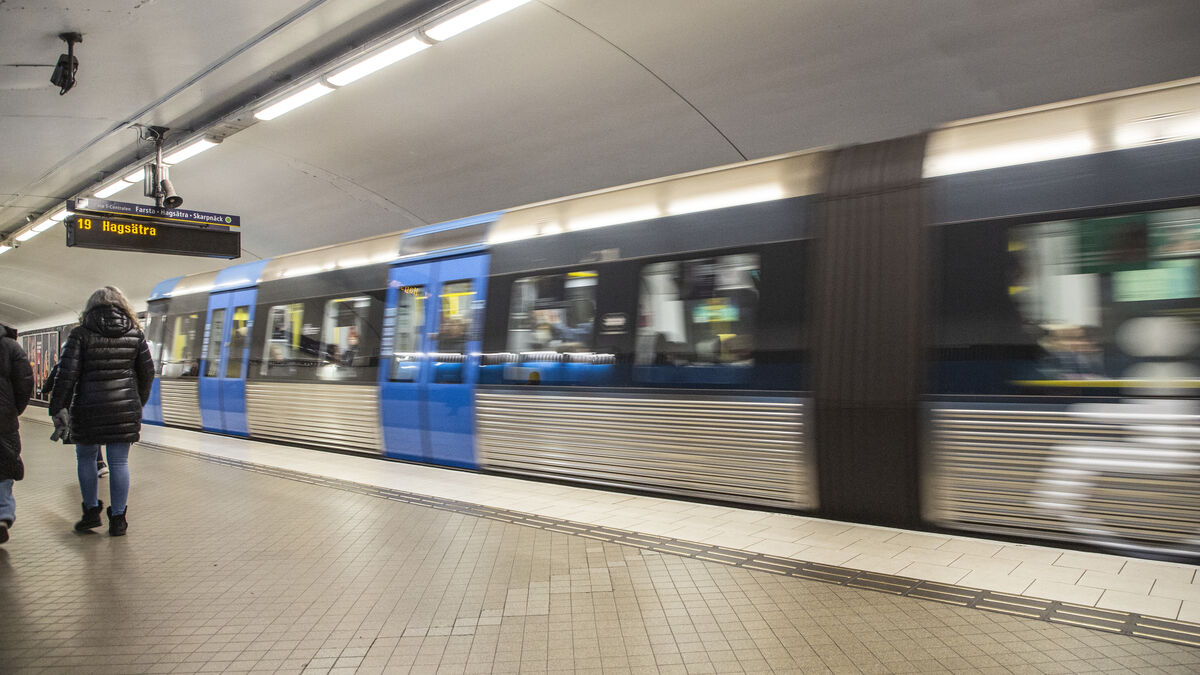 Power restored in central Stockholm after outage hit 37,000 homes and halted metro traffic