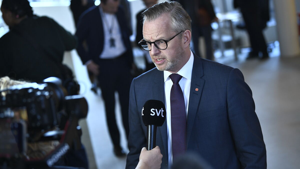 Mikael Damberg says the government is wasting the Swedish people's money