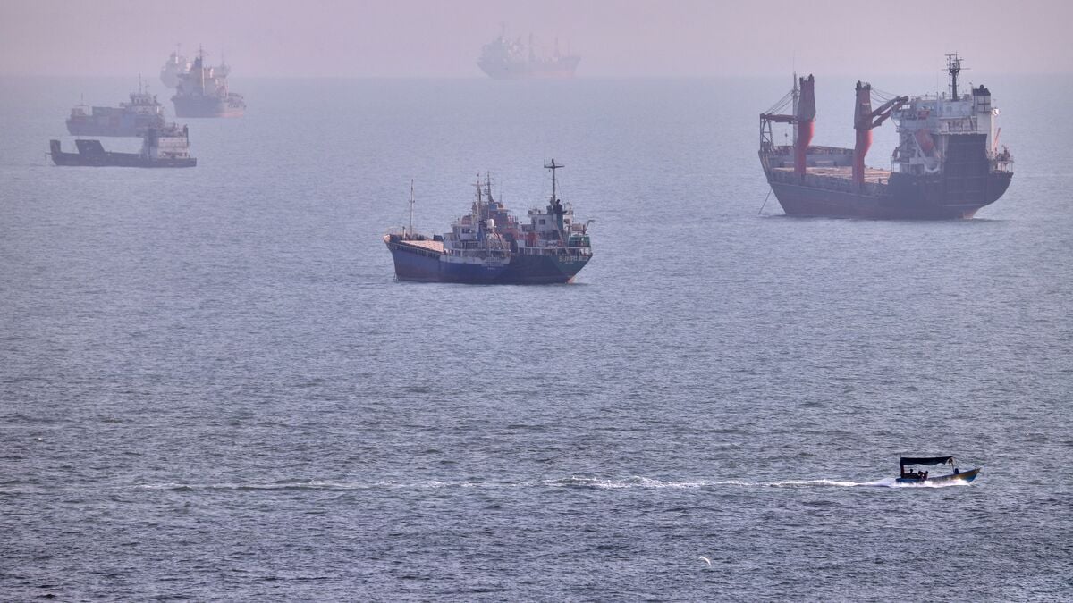 Oil tanker hit by unknown projectile off Oman, second attack on ship in region
