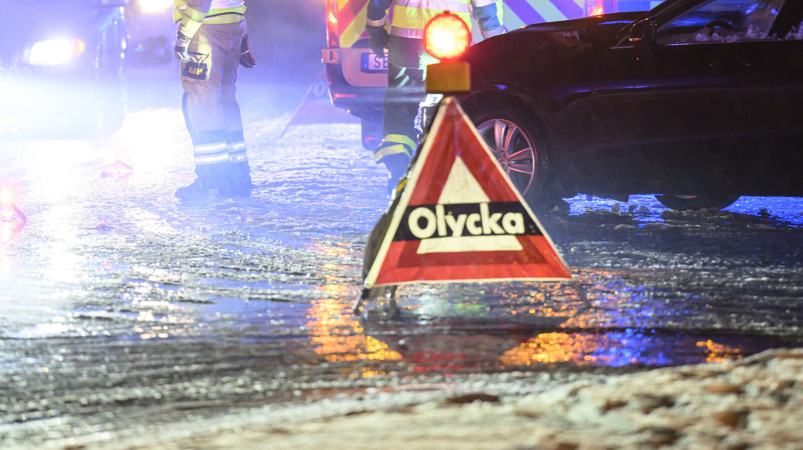 Woman dies after accident with snowplow