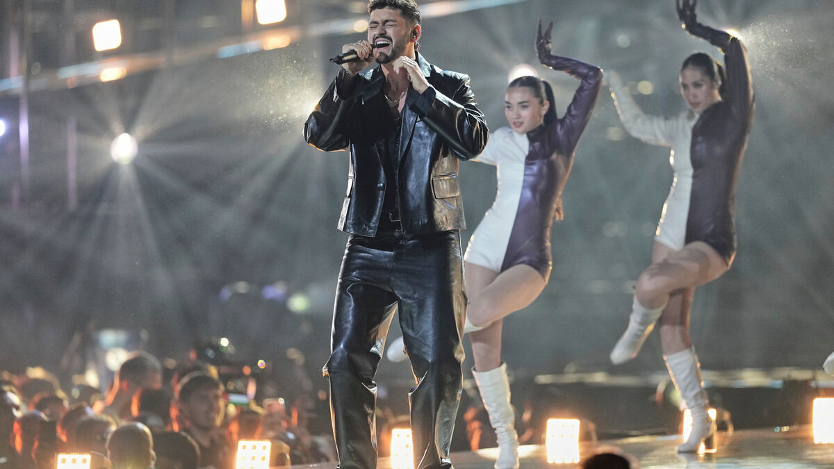 Four removed after Stop the genocide chants during Israel's performance at Eurovision Song Contest