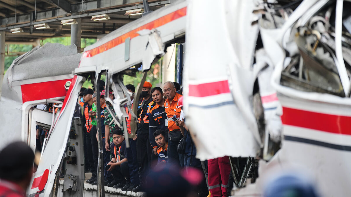 Train crash in Bekasi, Indonesia: