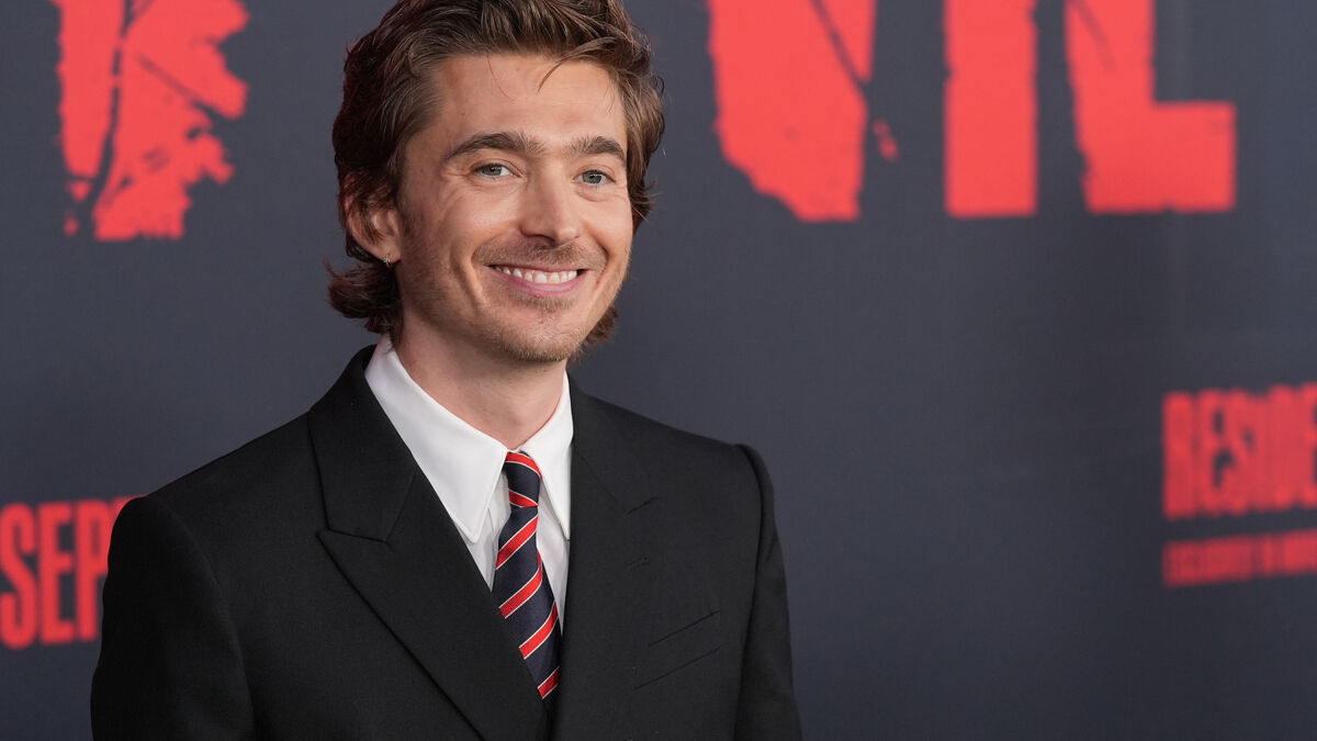 Austin Abrams was trapped inside