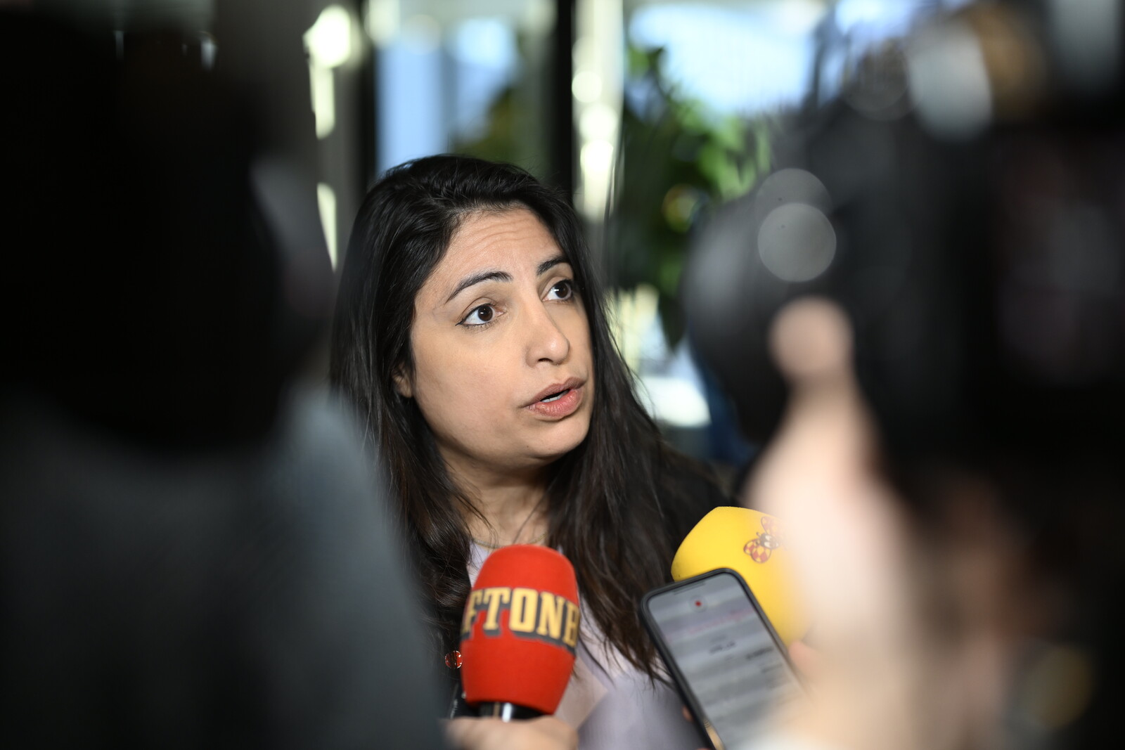 Dadgostar Confirms Expulsion of Antisemitism-Accused
