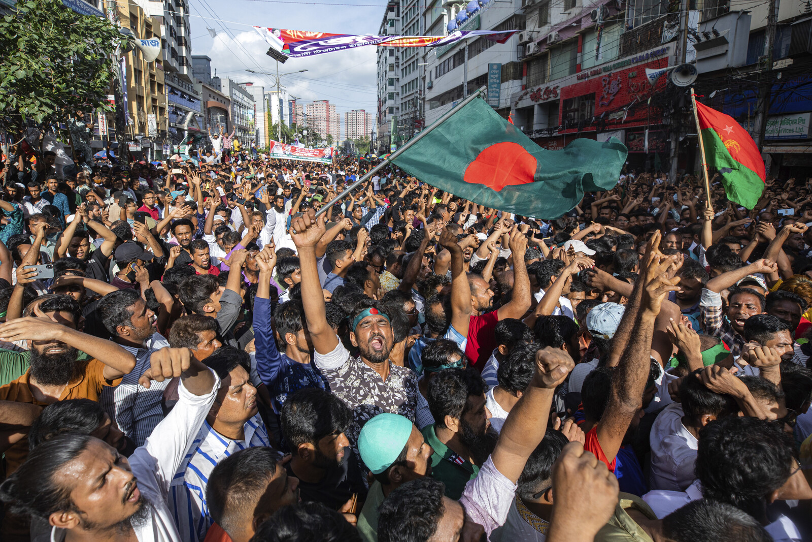 UN: 1,400 killed in Bangladesh
