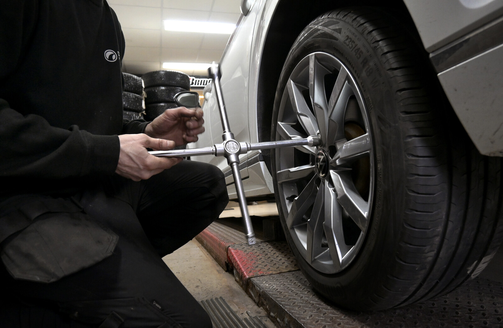 Winter weather on the way – "crazy pressure" on tire changes