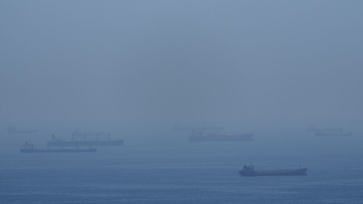 Shipping company CEO: Pressured situation for crews in Persian Gulf