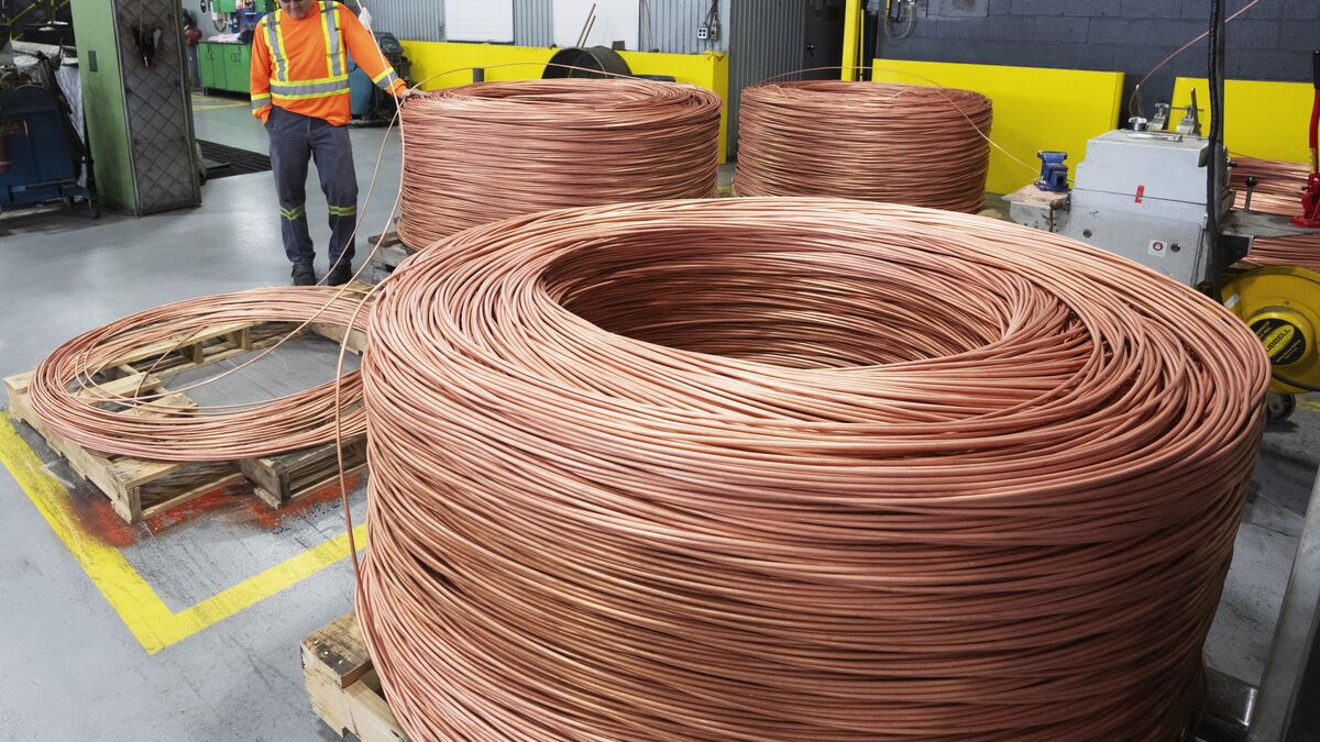 Copper price nears new record