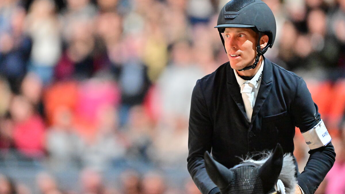 Seven riders compete for this