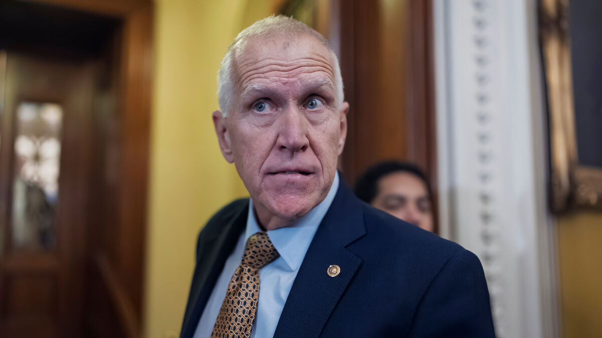 Republican senator says he will