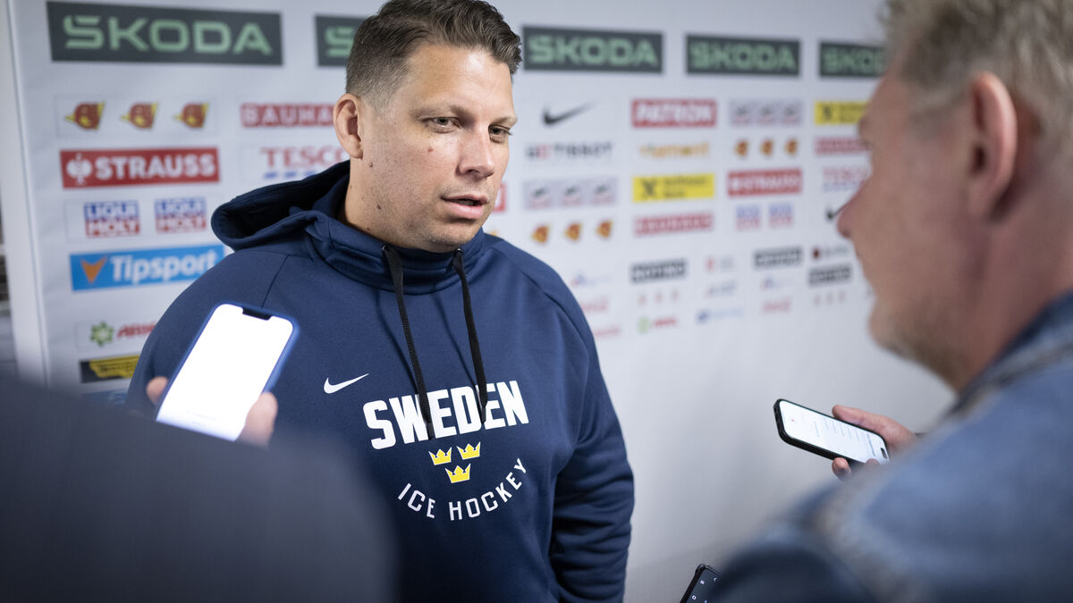 Josef Boumedienne leaving Tre Kronor after the World Cup