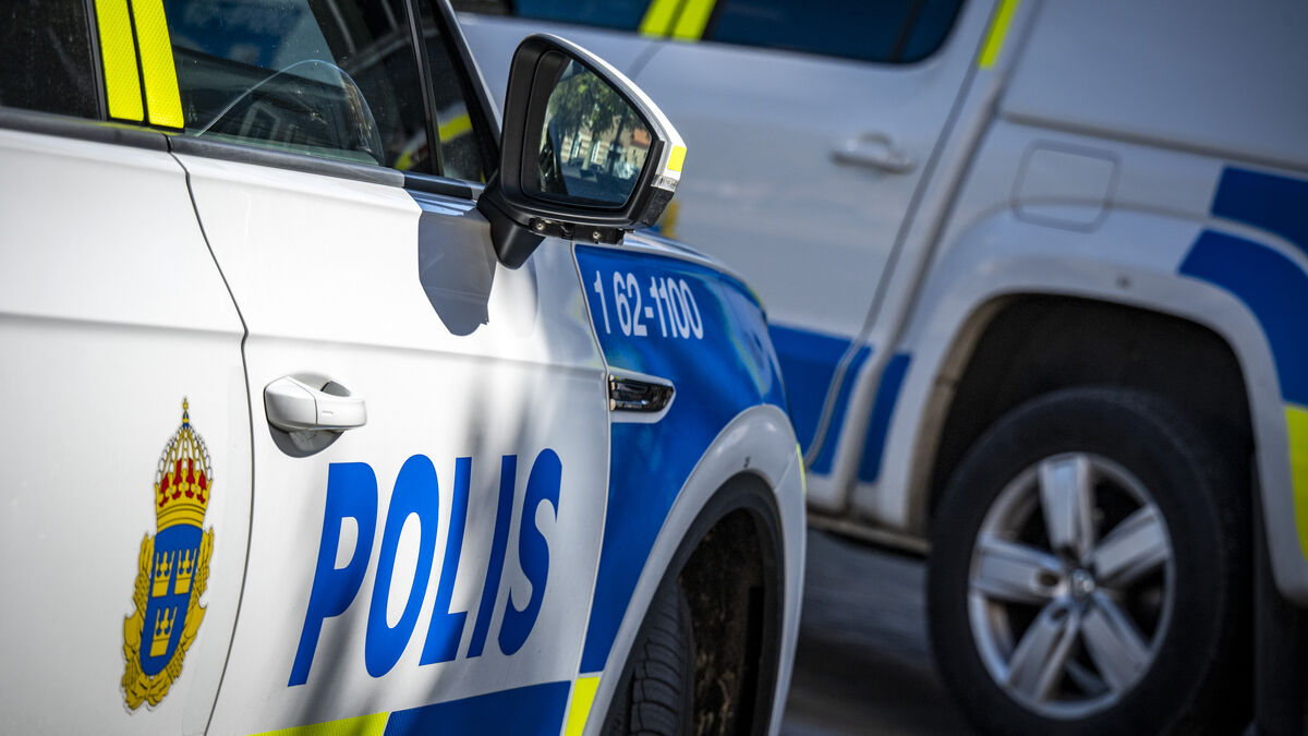 Man forced into car – three arrested