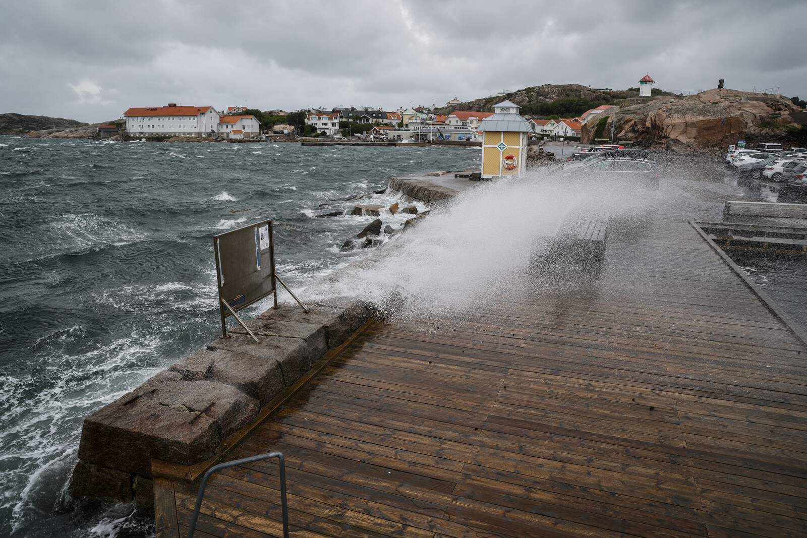 Winds Ease Along Bohus Coast but Remain Strong