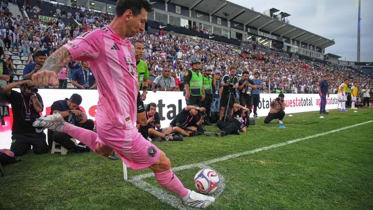 No Messi on the pitch