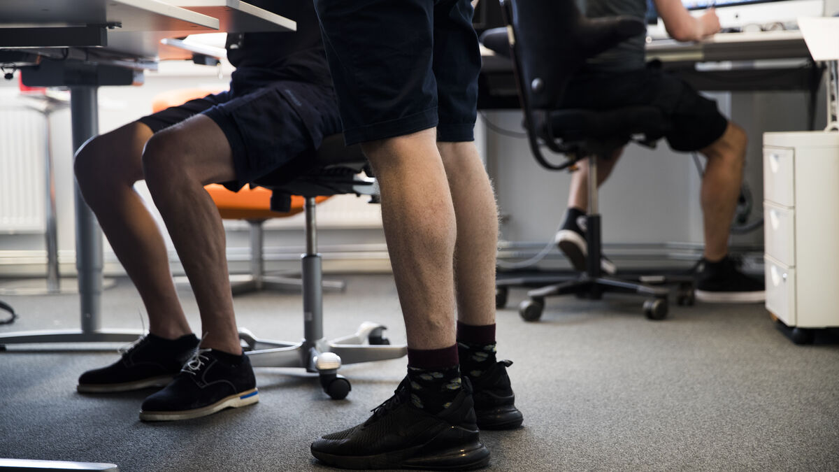 What to wear to work in summer: Shorts, flip-flops and open shoes explained