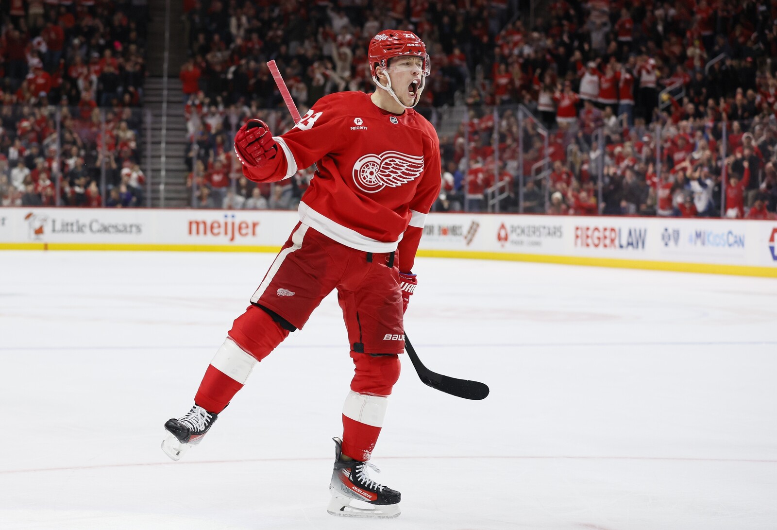 Detroit breaks tough streak – Raymond scores