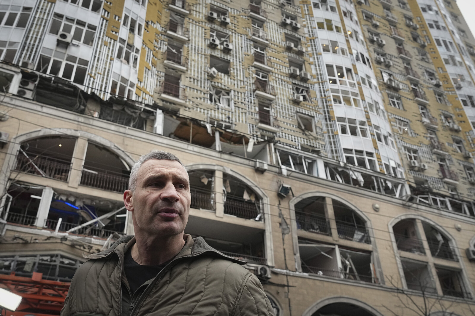 Kyiv Mayor Suggests Ukraine May Cede Territory for Peace