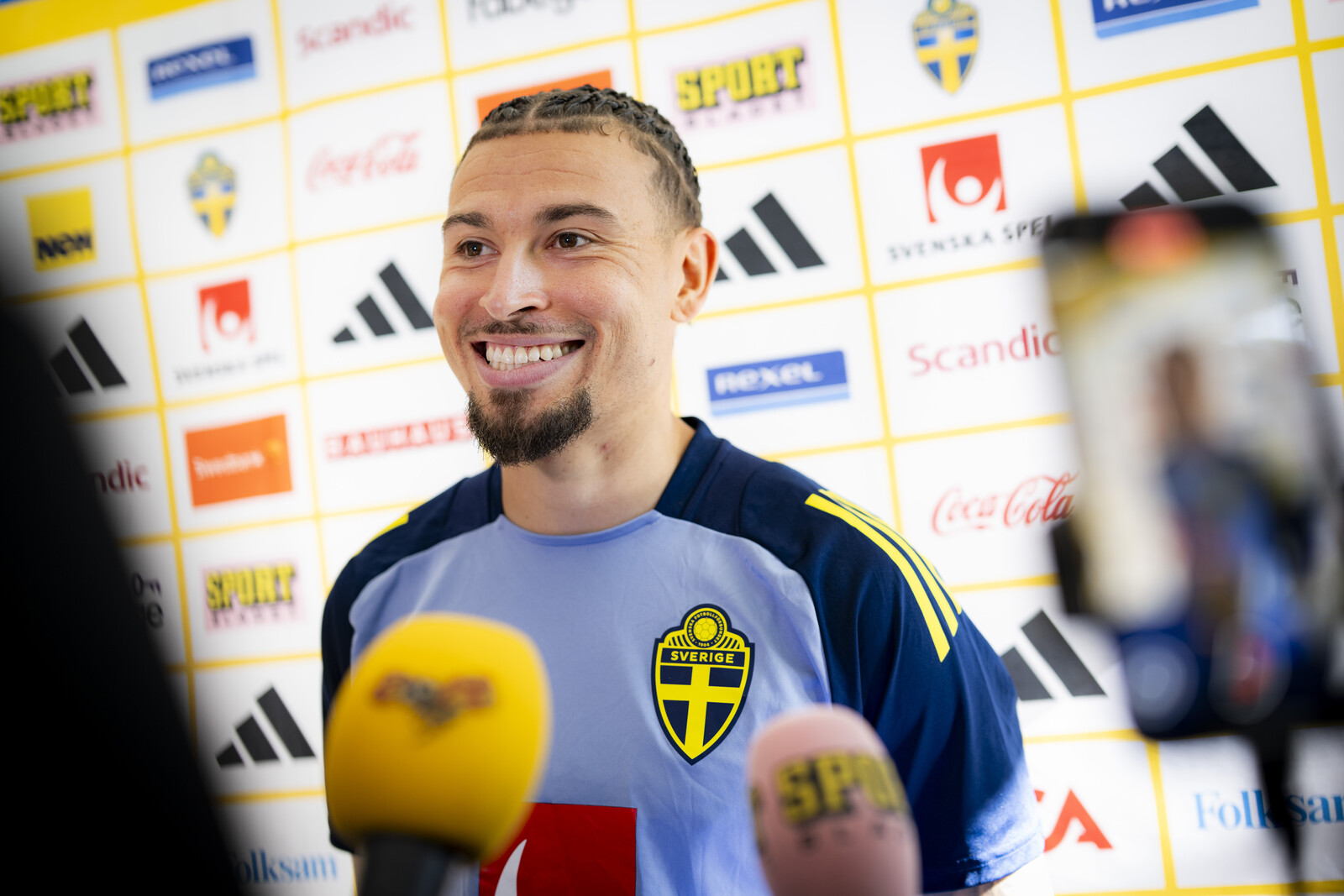 Jordan Larsson Returns to Starting Lineup Against Algeria