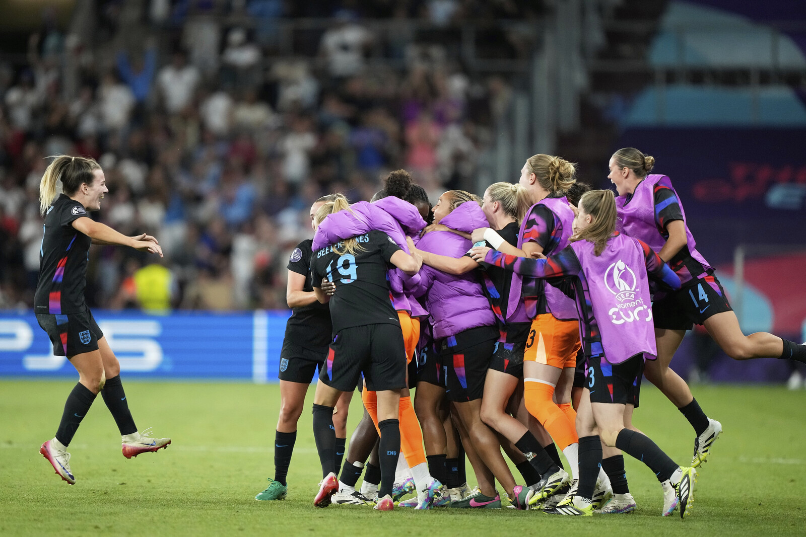 England Reaches Final After Thrilling