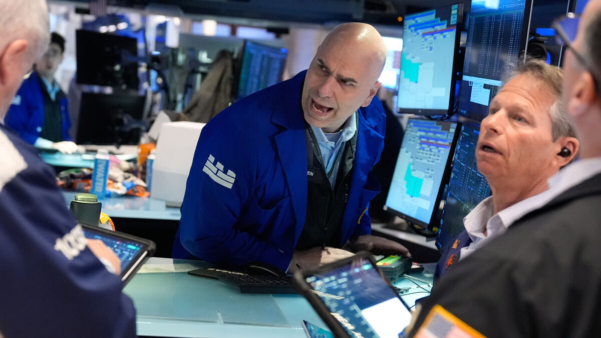 Wall Street on hold awaiting Trump's decision on Iran