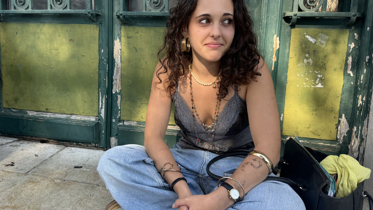 French student Mélisande, 16, skips
