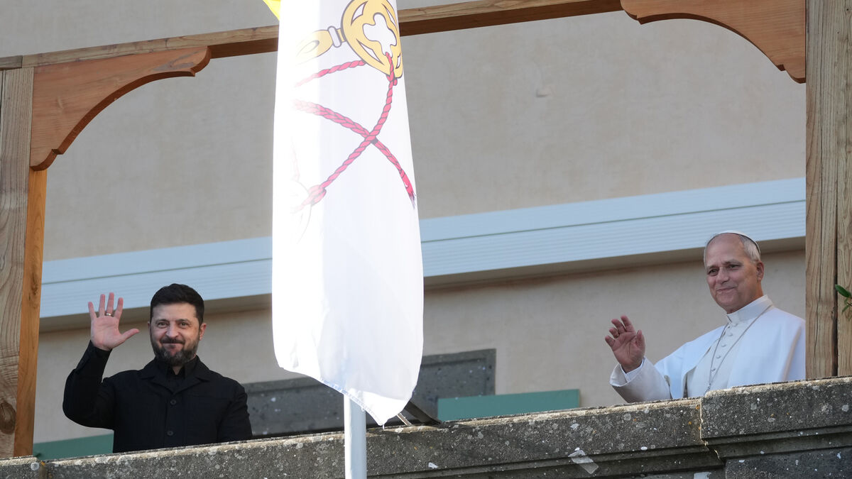 Pope meets with Zelensky –