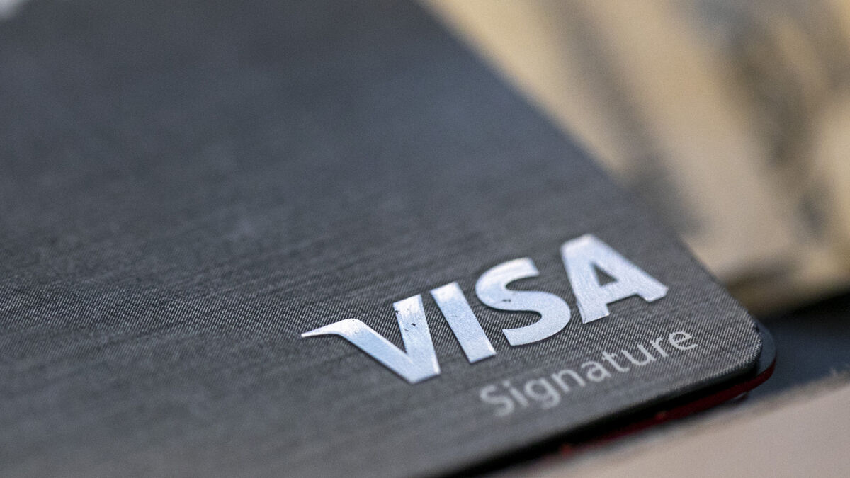 Visa to cut 2,600 jobs in cost-cutting drive