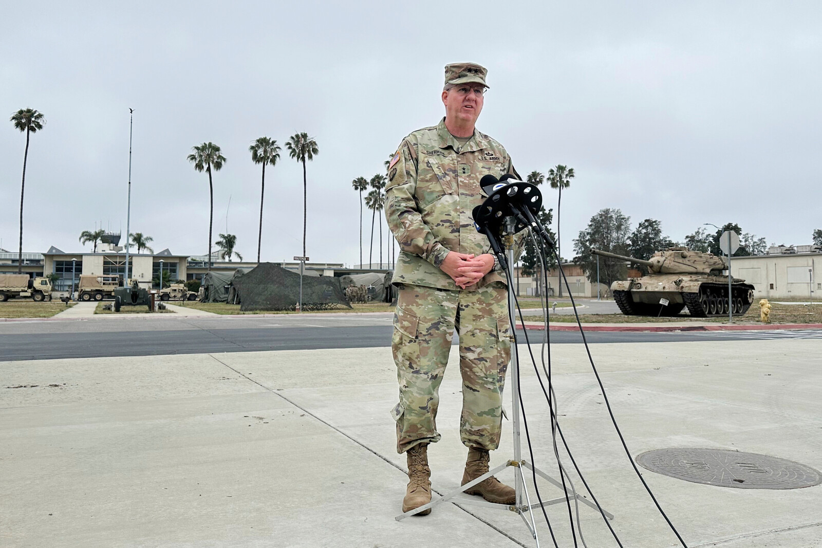 Marines Deployed to Los Angeles