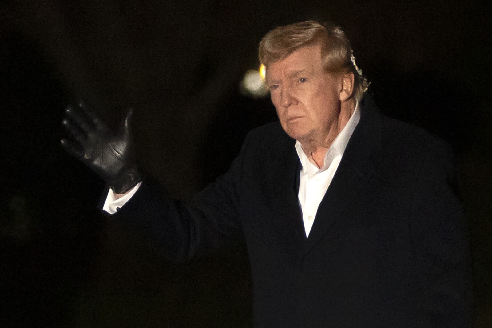 Trump's Inner Circle Weighs Cutting Military Aid to Ukraine
