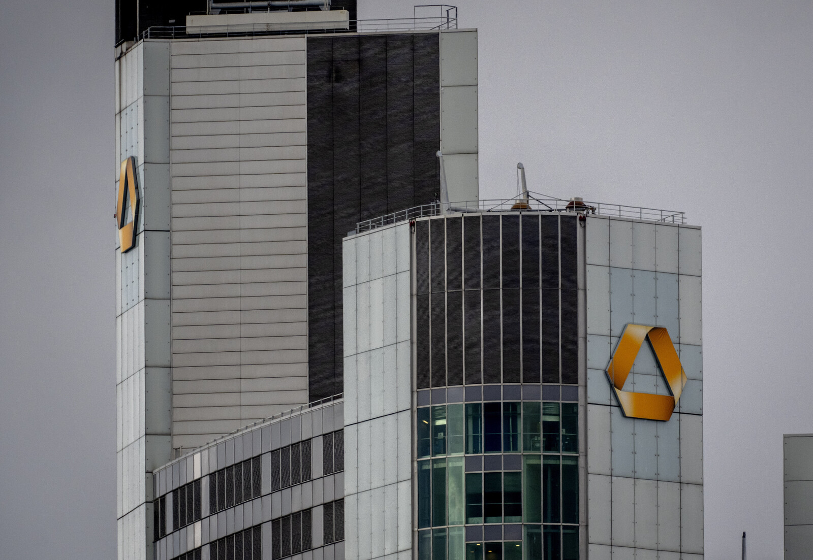 The Italian major bank Unicredit Wants to Take Over German Commerzbank