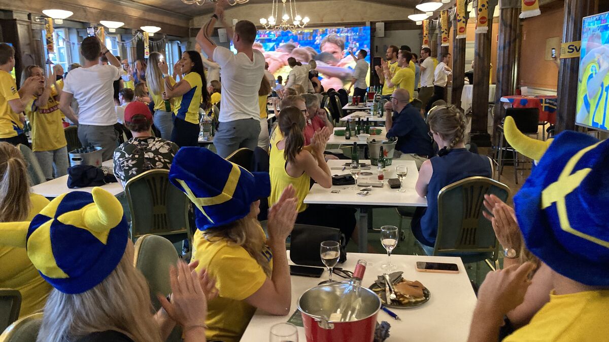 Hundreds of restaurants and pubs want to stay open late to show World Cup night matches