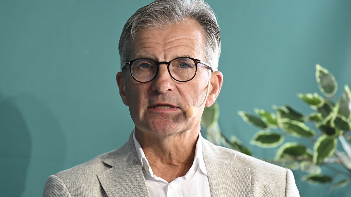 Riksbank governor concerned, says we must warn in time