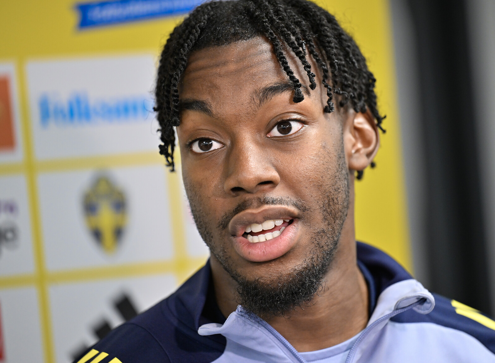 Elanga Signs with Newcastle, Joins Teammate Isak