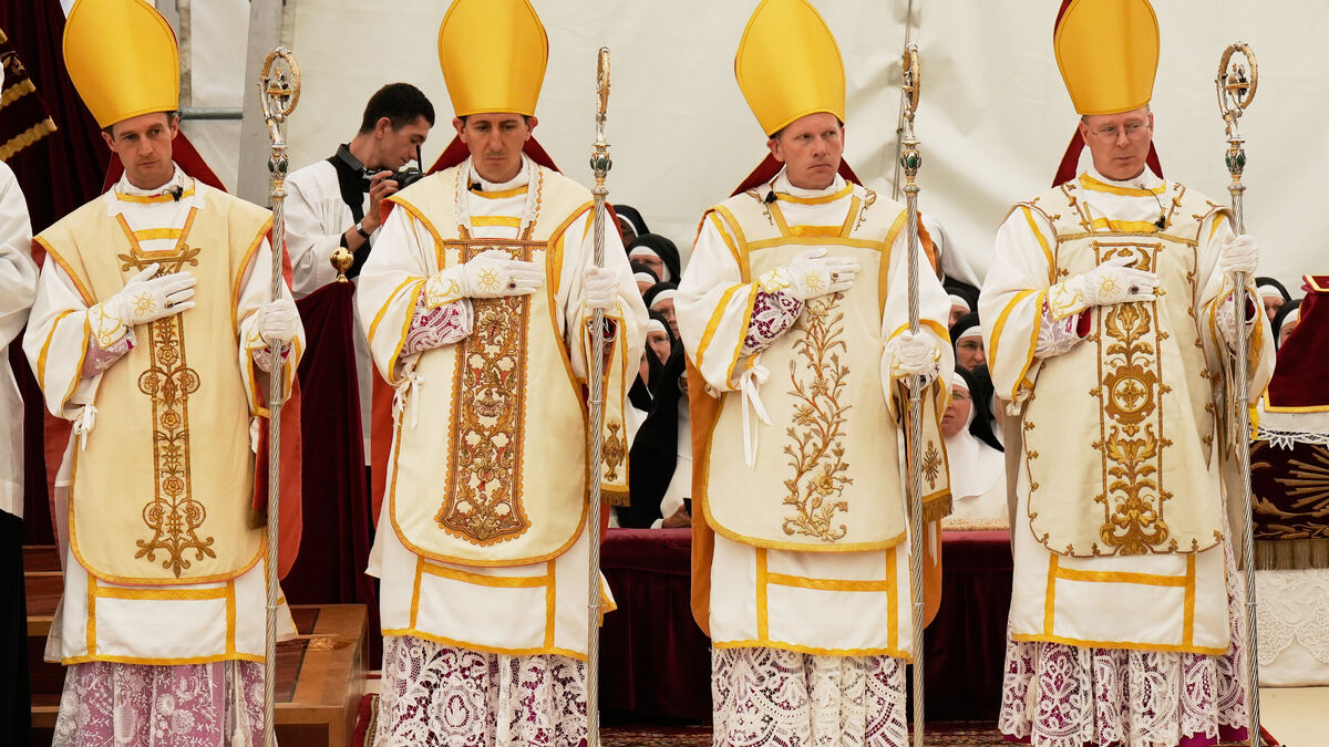 Vatican excommunicates four bishops ordained