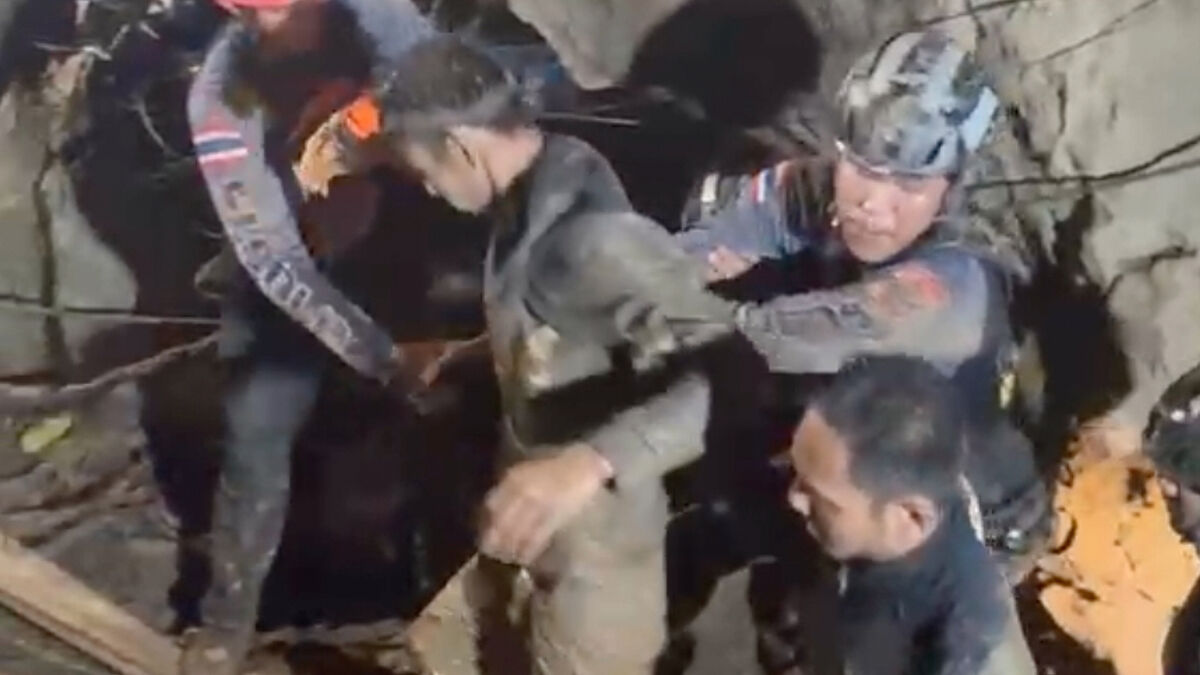 Four more rescued from flooded cave in Laos