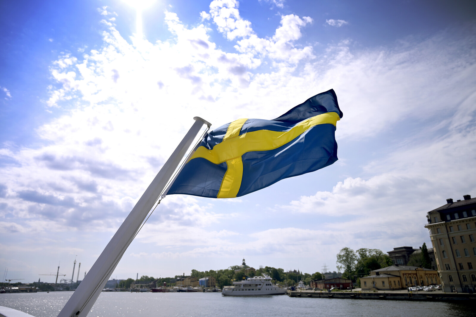 Unexpected Swedish GDP Drop Sparks Economic Concerns: Analysis
